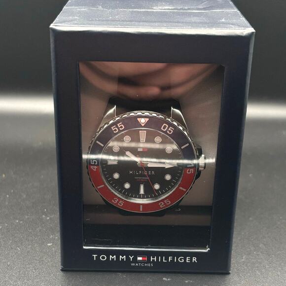 Tommy Hilfiger 1770030 Men’s Diver Style Red Blue Bezel 10 BAR Quartz Watch NIB - Picture 3 of 17
